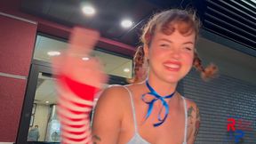 wendys girl serves up some frosties w/ sidney summers