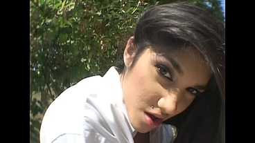 Leah Jaye: A hot and exotic young beauty looking for intenso orgasm