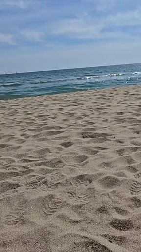 STEPSISTER HAS SEX ON THE PUBLIC BEACH!   Clip 1
