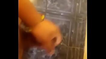Solo en el bano