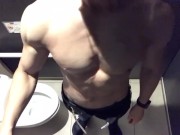 筋肉質なノンケ日本人のトイレ盗撮オナニー　Maternal Straight Japanese Toilet Voyeur Masturbation　肌肉直日本厕所偷窥手淫　근육질 논케 일본인의 화