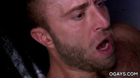 JR Bronson dominated by a well-built guy