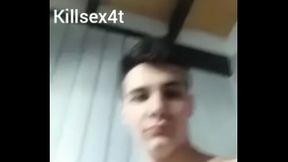 Amigo me dedica un video.