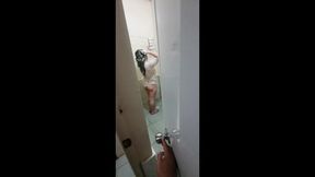 Single Mom Pinasok Sa Banyo Ng Kapitbahay Na Mag Babayad Ng Utang