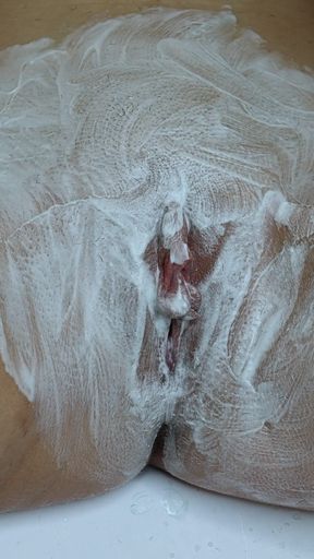 Shaving a Very Hairy Pussy! Closeup Pussy!