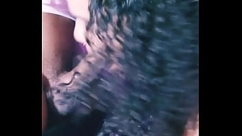 Novinho falou que tava com a mamadeira cheia de leite , se poderia d&aacute_ leitinho na minha boca