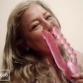 You want to see how a Mature Blonde uses her sex toy on her pussy