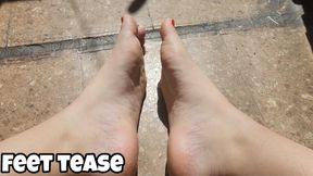 Sun-Kissed Feet Tease: Wiggling Toes Seduction & Toenail Polish Removal Close-Up