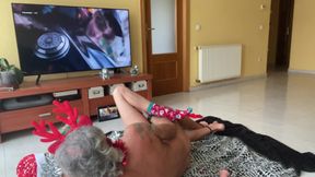 Spanish MILF gets a surprise Xmas fuck