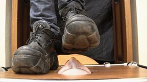 Alt 18 yo girl will crush your floor-face by very dirty big shoes (part 3 of 3), flo252x 1080p