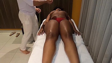 EXCLUSIVO - Massagem tantrica Negra gostosa gritou de tanto tesão