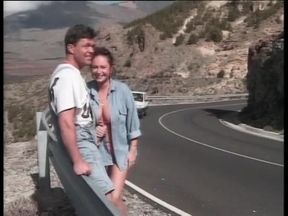 Sex on the road for mature sluts sucling the cock to some drivers