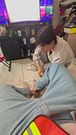 Quitándome los zapatos y dando masaje