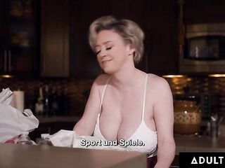 ADULT TIME - Lustful Guy Is OBSESSED With Stepmommy Dee Williamss MASSIVE MELONS! - GERMAN SUBTITLES