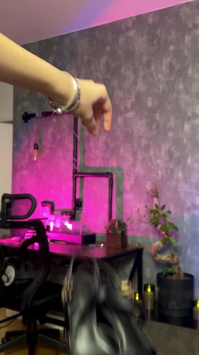 I'm posting the wildest stuff on my page, OnlyFans in bio!