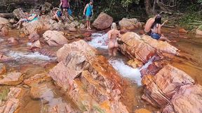 fucking the hottie s ass on the waterfall trail with a lot of heat and total adrenaline, we were almost caught. vagninho e luna oliveira