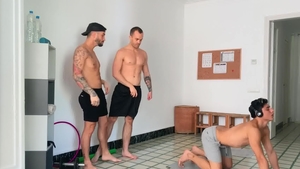 DrillMyHole: Australian threesome at the gym