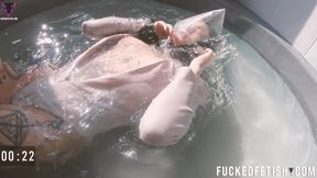 4K Water Bagging Sexy Latin Goddess Swimsuit Topples