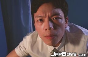 Intern Yowei seduces Dr Beau with late night bareback medical exam