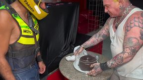 motoboy safado provou do verdadeiro doce ao meu leite