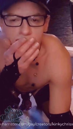 Kinkychrisx Jerks off in Wet Black Nylons
