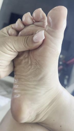 Oiled Tootsies