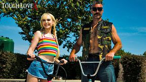 TOUGHLOVEX &ndash; Third wheel with blonde spinner Lilly Bell