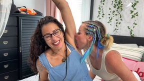 SeaJewel Armpit Play