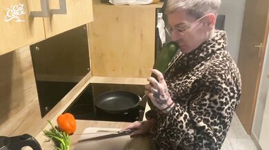 MILF moms stuffed with XXL veggies in hardcore solo orgasm