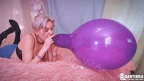 Q734 Stashia seductively blows to pop 3 Belbals 14'' - 1080p