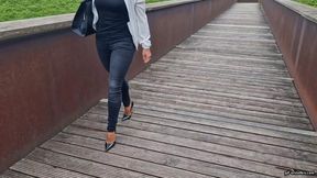 shoeplay with Lorenzi High Heels and walk with only one shoe HD mp4 1920x1080