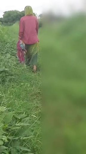 Memorable moment from &quot;The mood of the sister-in-law who is walking in the open forest fields becomes to get rid of the&quot;