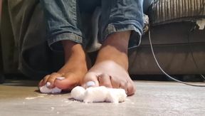 Marshmallow feet