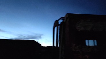 This time the adventure was at night, giving my ass on the abandoned railroad, the big dick filled my ass with cum until it overflowed. Luna Oliveira e Vagninho