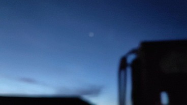 This time the adventure was at night, giving my ass on the abandoned railroad, the big dick filled my ass with cum until it overflowed. Luna Oliveira e Vagninho