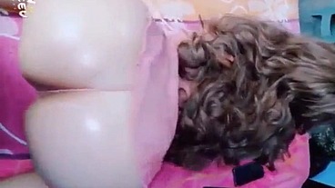 SE PUSO ACEITE EN SU GRAN TRASERO Y SE VEIA BIEN SENSUAL Y TERMINAMOS TENIENDO SEXO