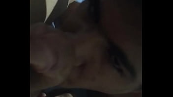 Boca gulosa no pau do amigo