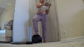 Pulling out and winding the vacuum cleaner cord 3 a
