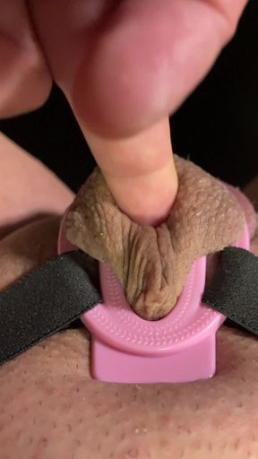 Amanda Polesitter: Fufu clip finger bang & vibrator play