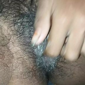 Desi Bhabi Fingaring and Squarting