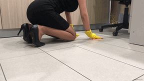 SECRETARY CLEANING OFFICE FLOOR IN HEELS **CUSTOM CLIP** - MP4 Mobile Version
