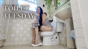 Toilet Tuesday- Watch MIss Stella Go Potty in White Ballet Flats - 4K MP4