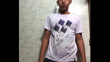 Desnud&oacute_ en la casa