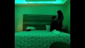 Mi novia quer&iacute_a sentir una triple penetracion y se la cumpli