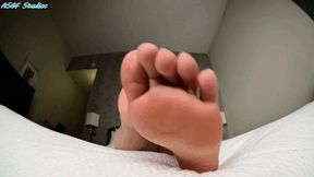 Nixlynka wants you to bite her feet! - MOV