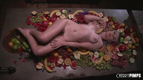 Horny Lilly Bell Gets Juice From Her Fruit And Her Pussy With Masturbating Food