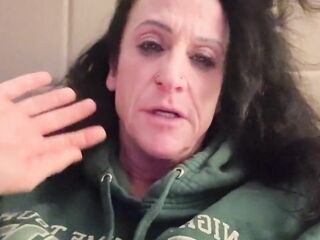 Sneezing Femdom-goddess Congested Behind-the-scenes Hotel Couch Confessional