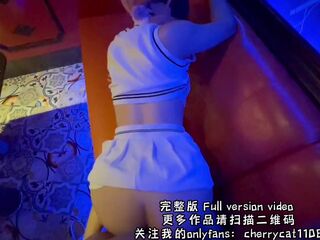 1888叫了个头牌ktv公主，直接在包厢表演绝活