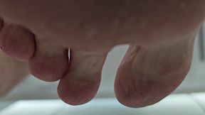 Unaware Giantess Working on Laptop Barefoot Pt 3 WMV