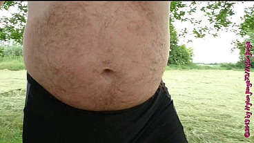 Nylonjunge mit Prostata Plug auf Fahrradtour 2019